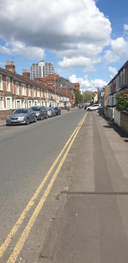Swindon Home From Home 2 - Entercloud9Sa Esterno foto